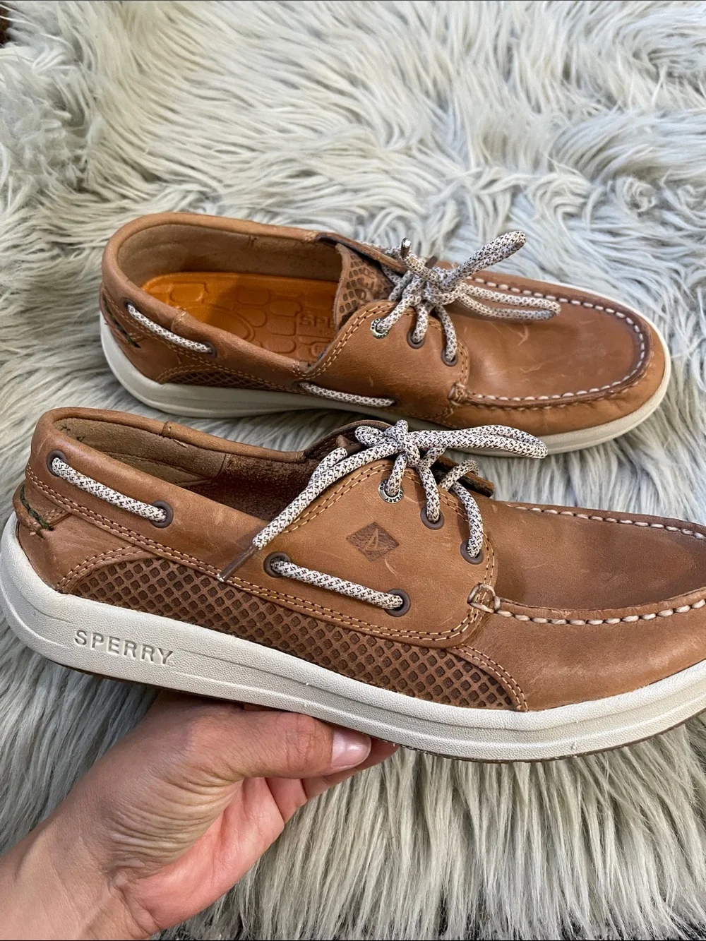 Sperry Men’s Brown Leather Boat Shoes with White Sole and Patterned Laces